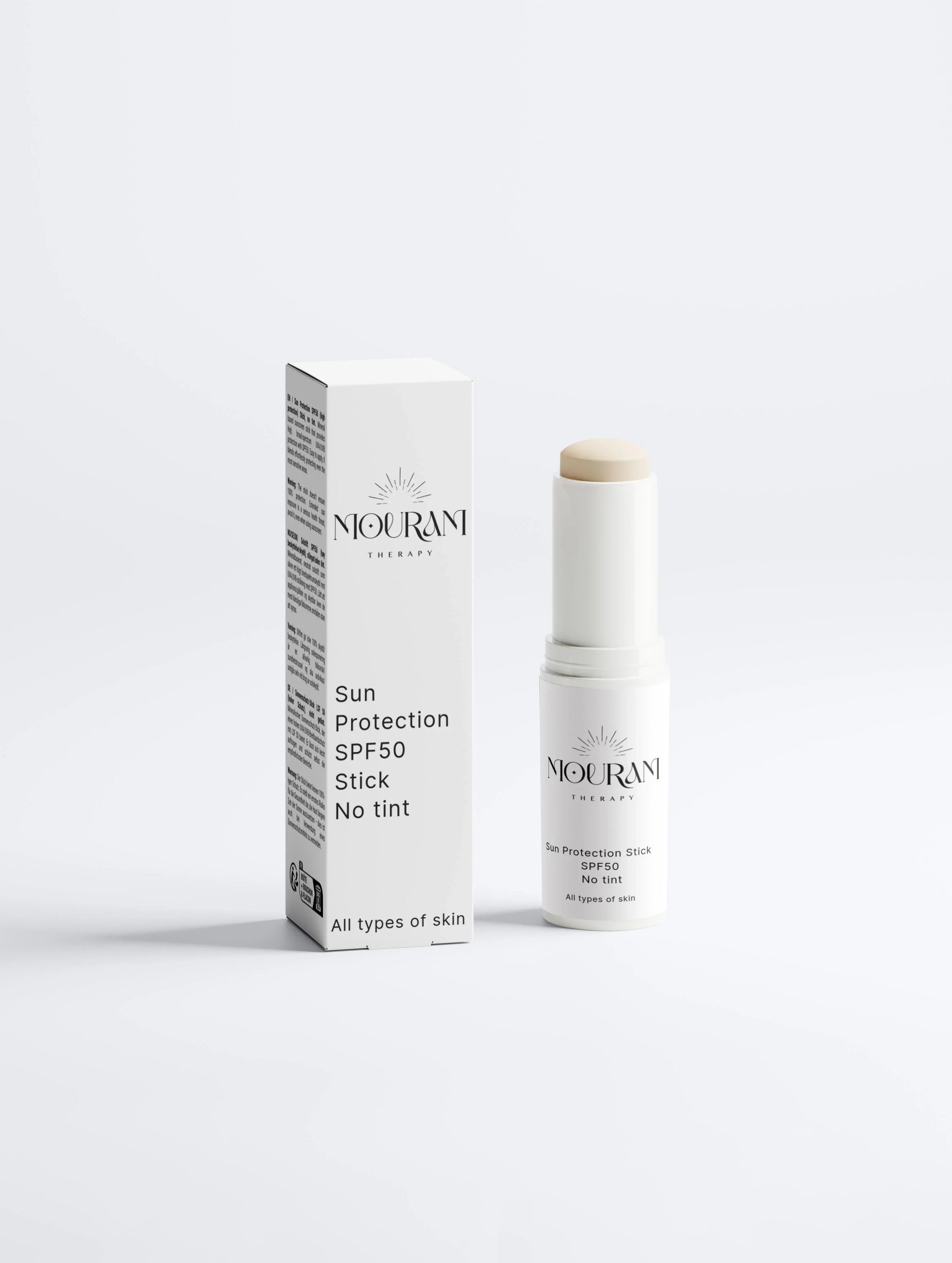 SPF50 zonnebrandstick voor alle huidtypen, zonder kleurpigmenten, doos en geopend product op een witte achtergrond.